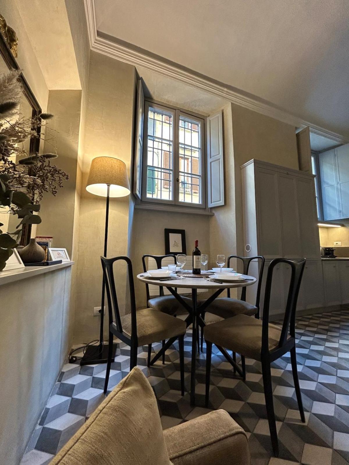 Apartment Palazzo Mormorai Florenz